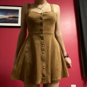 Comfortable dress with buttons down the front